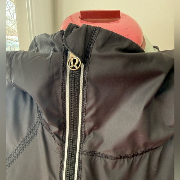 LULULEMON STRIPED RUNNING JACKET - Picture 3 of 12